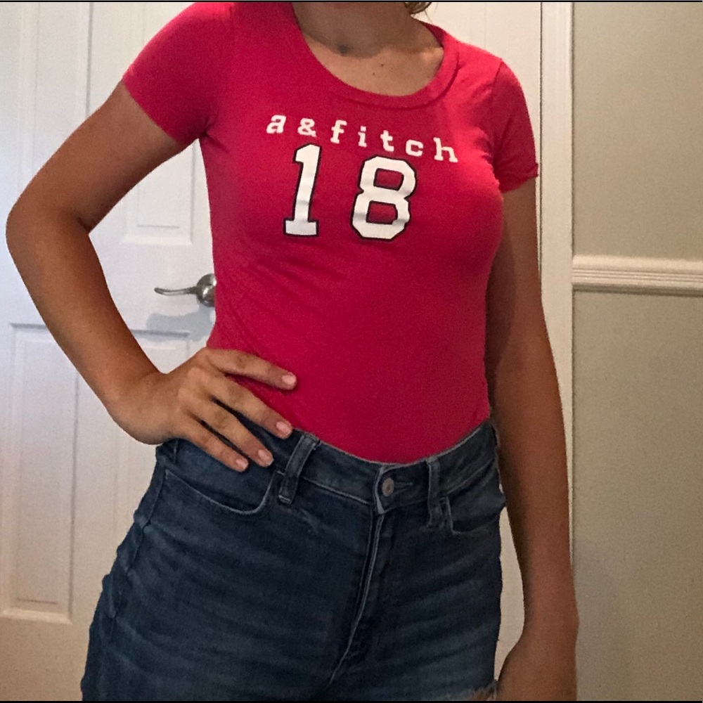 Abercrombie & Fitch Tee